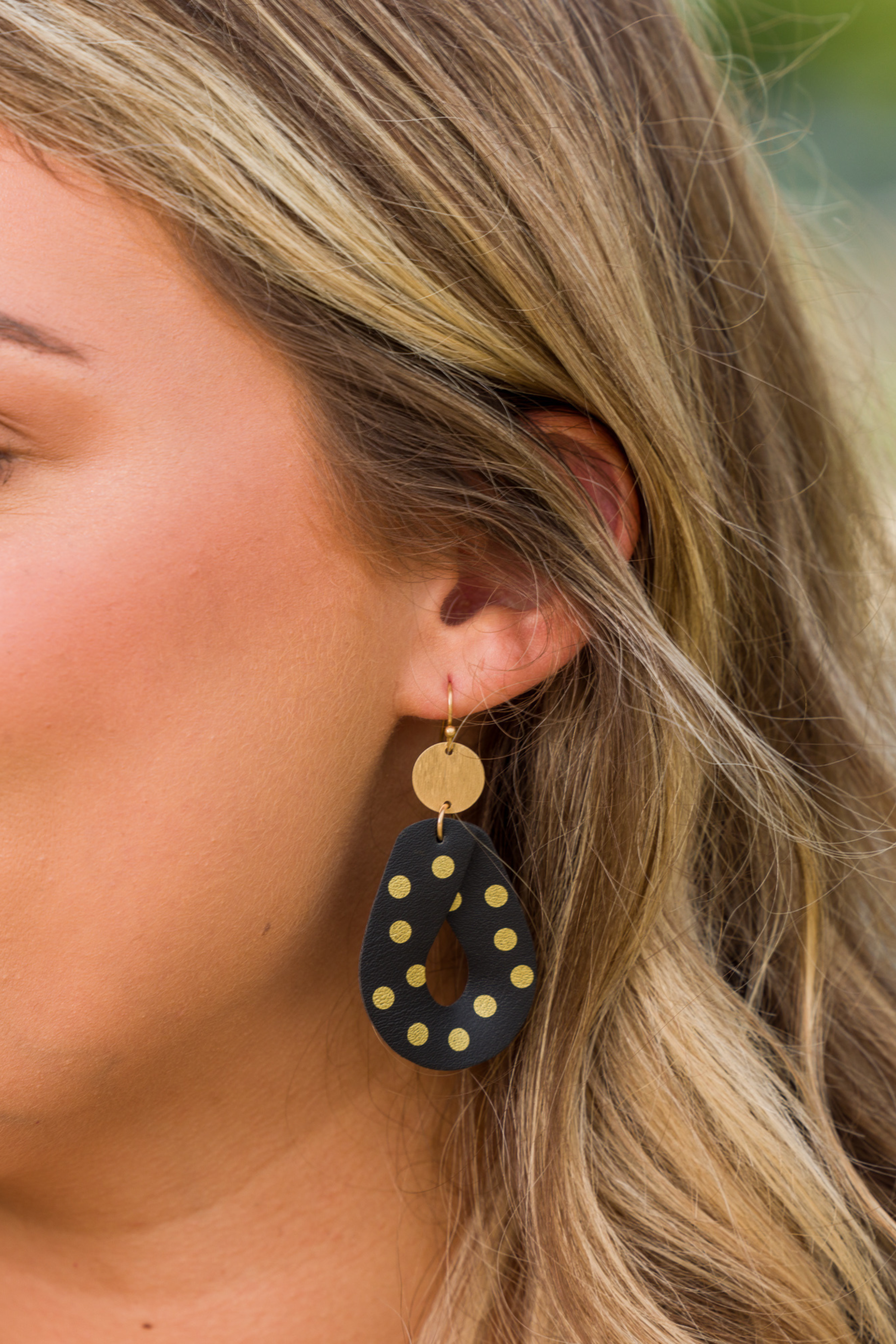 Twisted Leather Dot Earrings - Black (30744311)