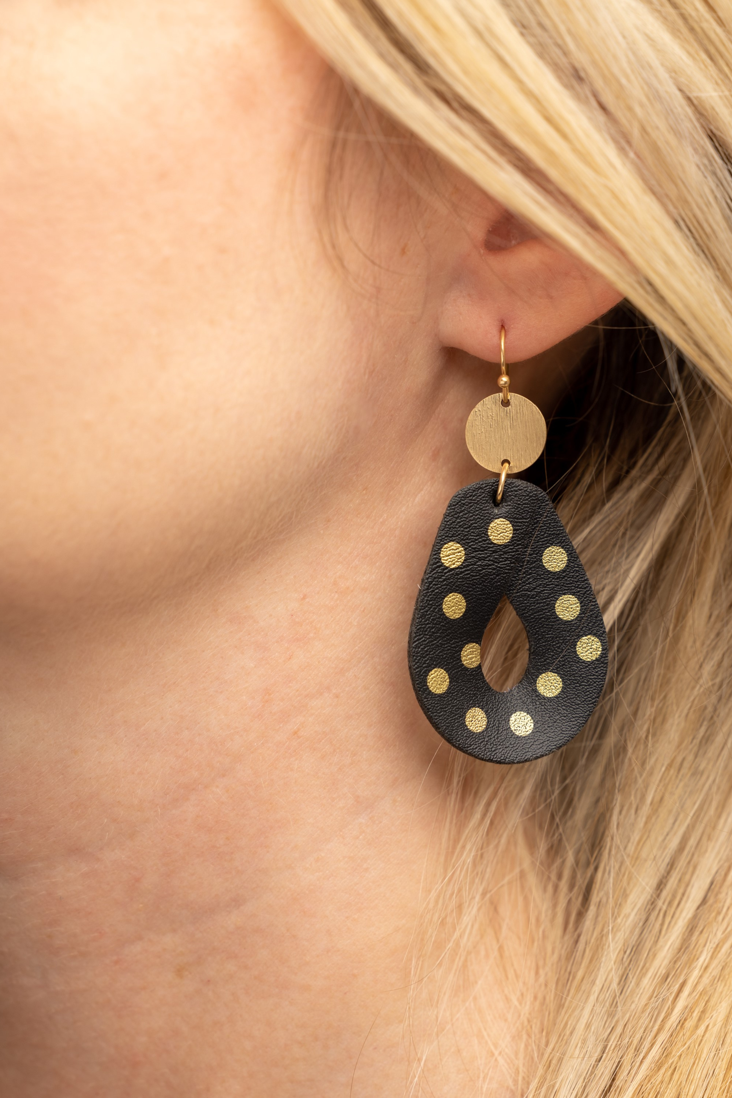 Twisted Leather Dot Earrings - Black (30744311)