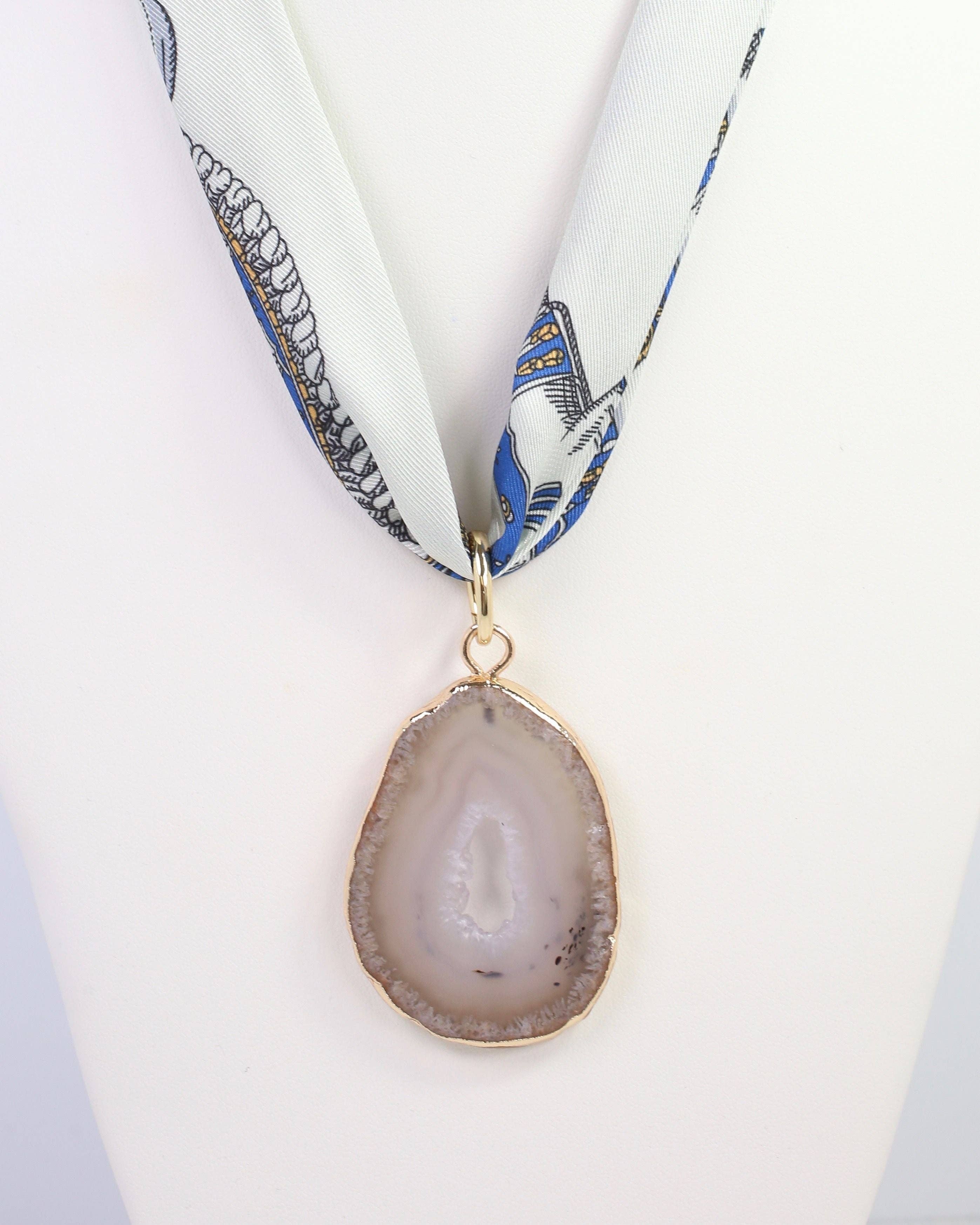Antonio Agate Charm Gray