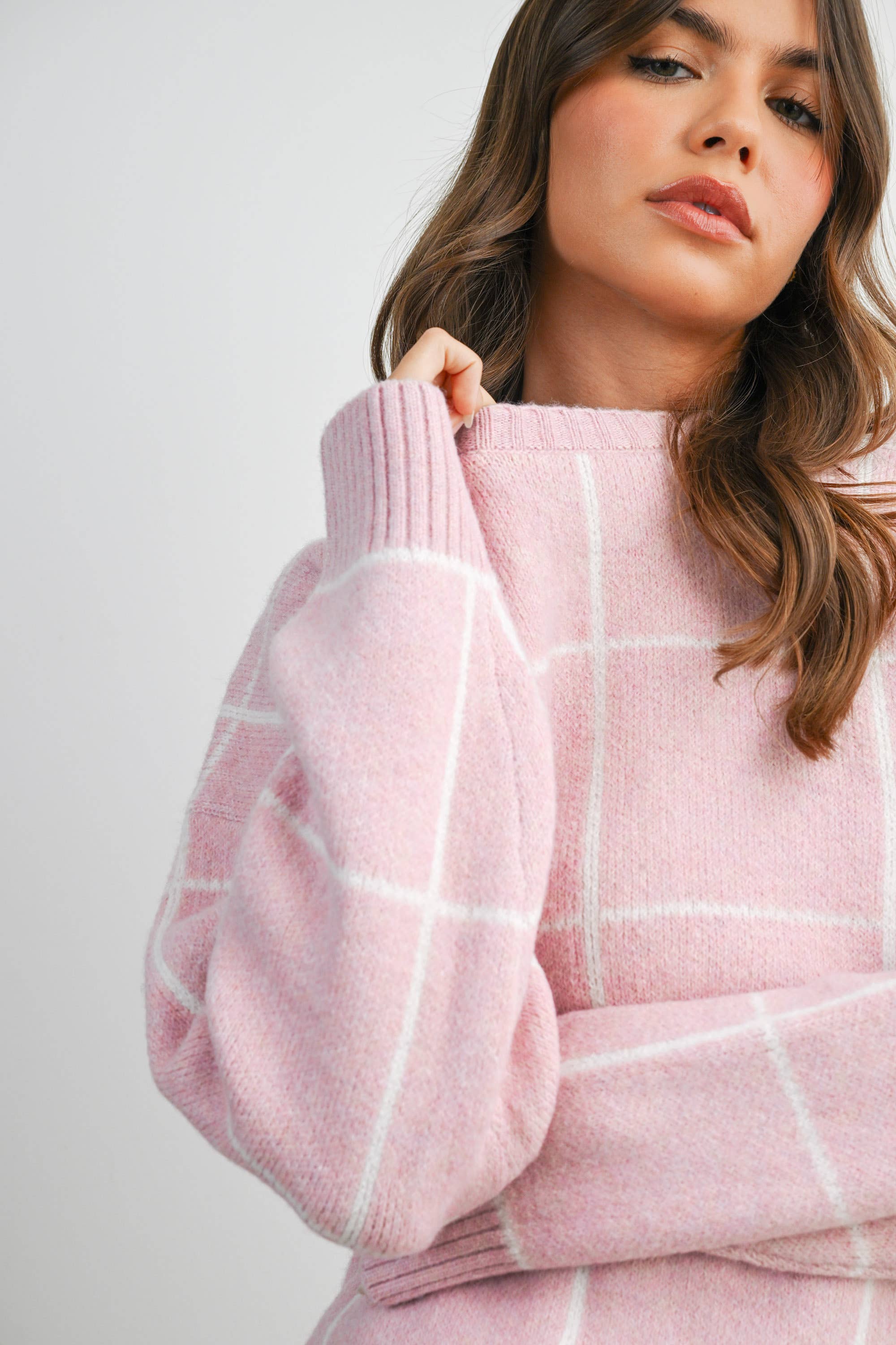 Checkered Crew Neck Knit Sweater - BMW8077
