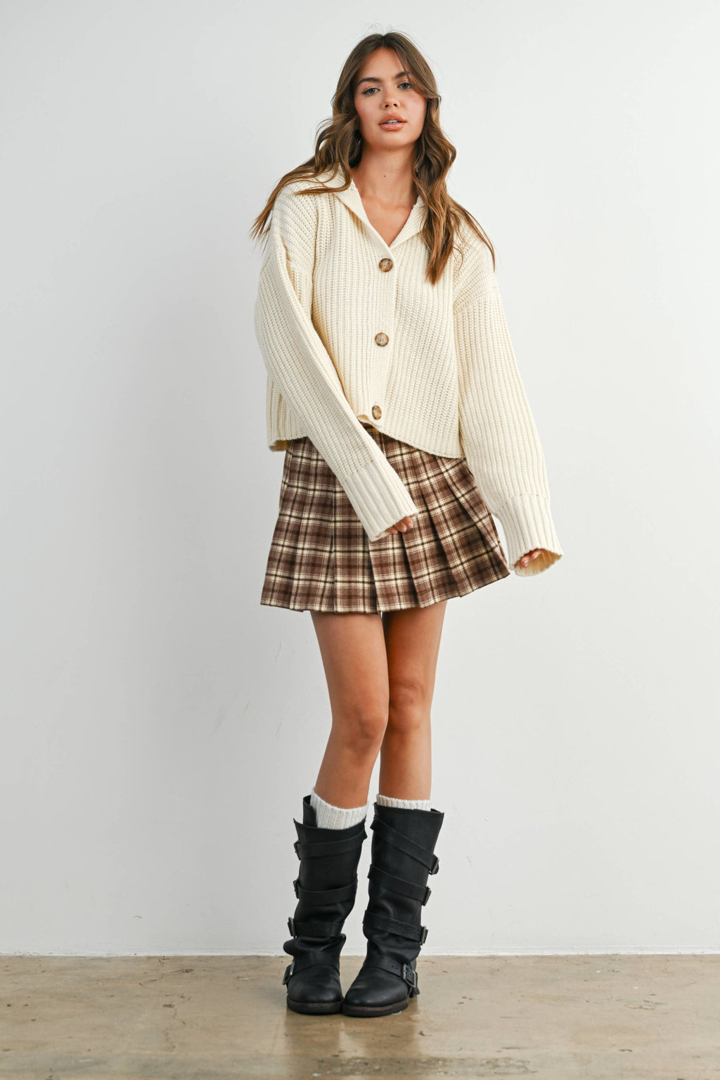 Knit Collared V-Neck Buttoned Long Sleeve Top - BMW7924