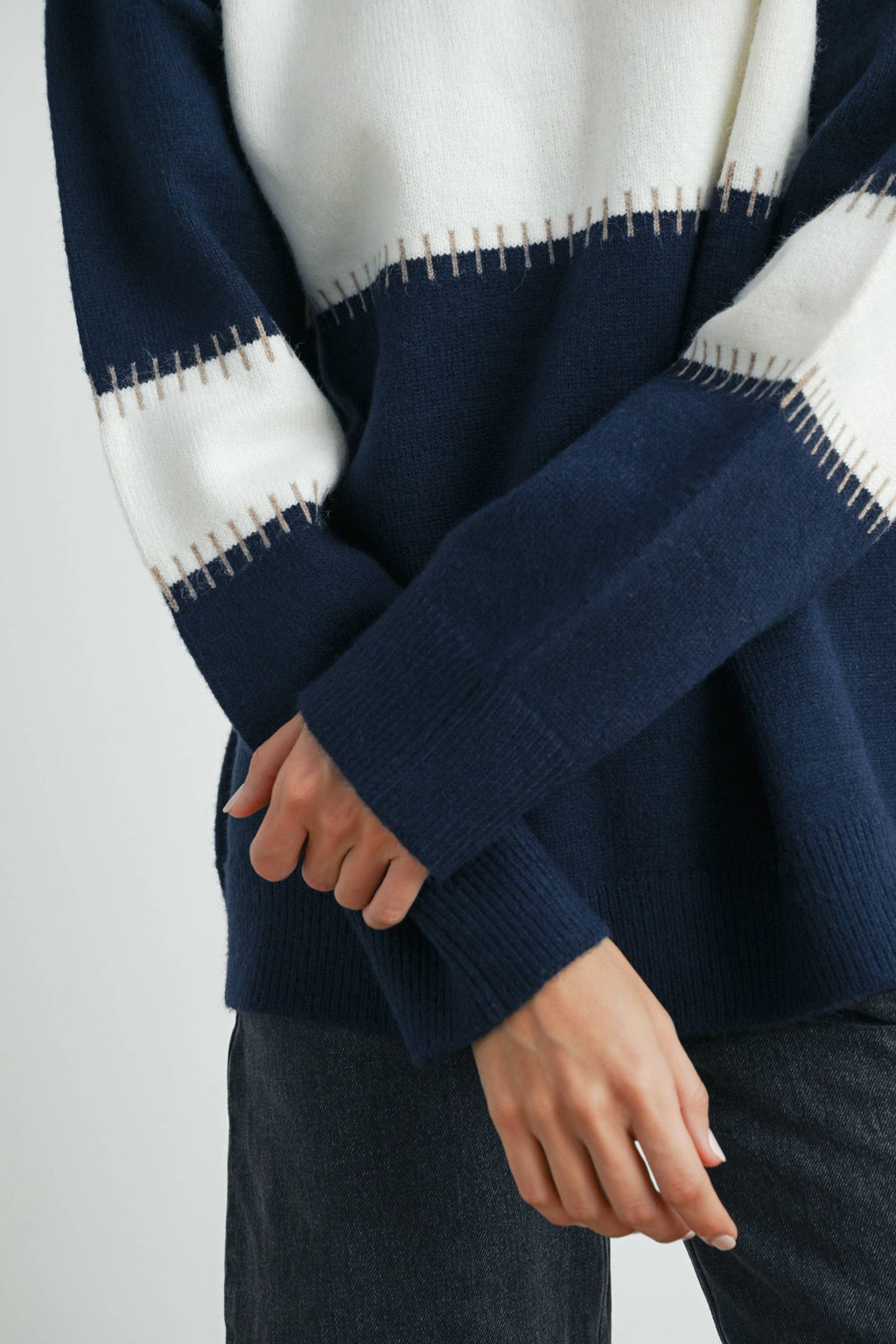 Color Block Striped Crew Neck Sweater - BMW7501