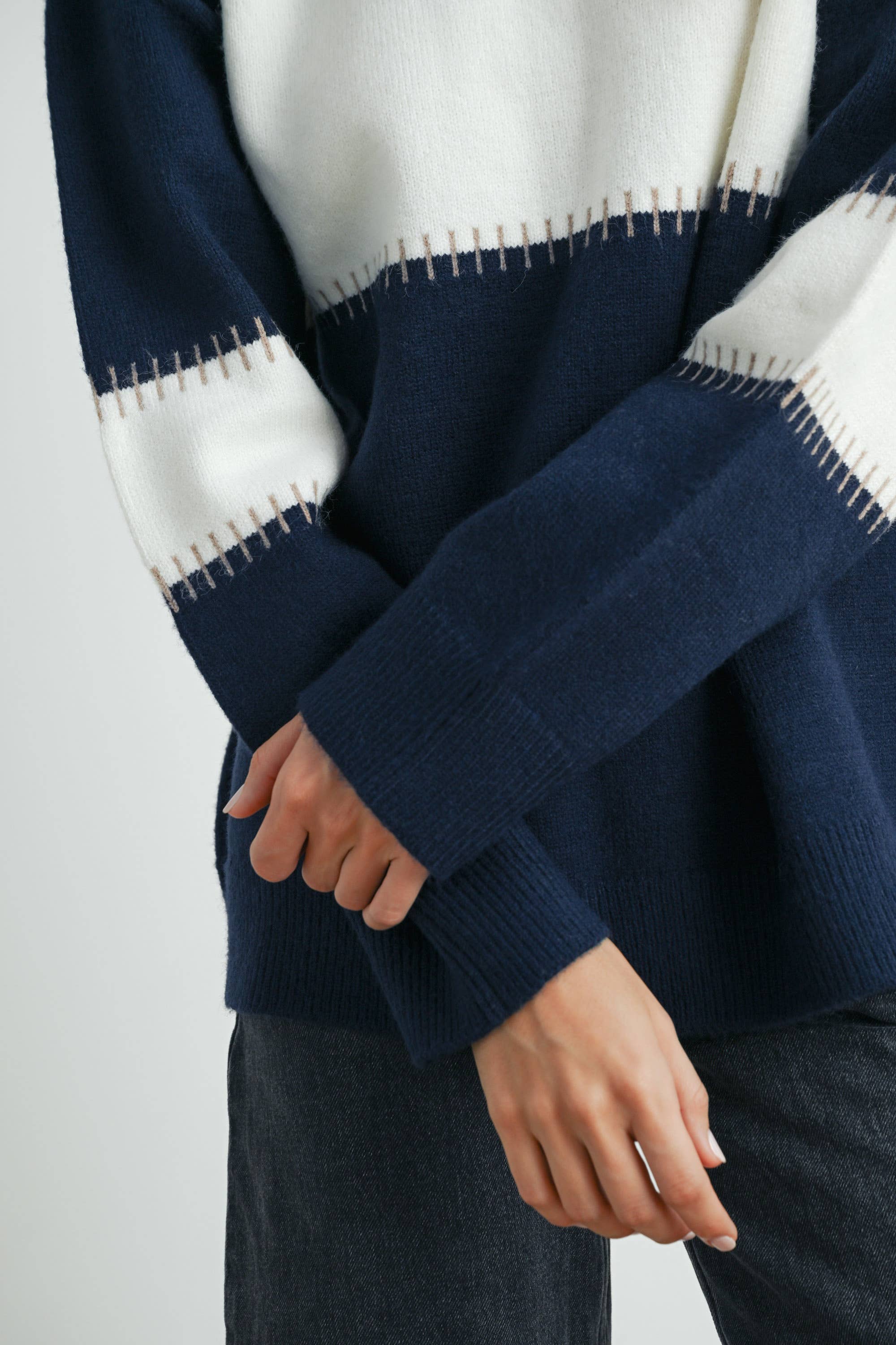 Color Block Striped Crew Neck Sweater - BMW7501